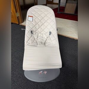 BabyBjörn Beige Baby Bouncer